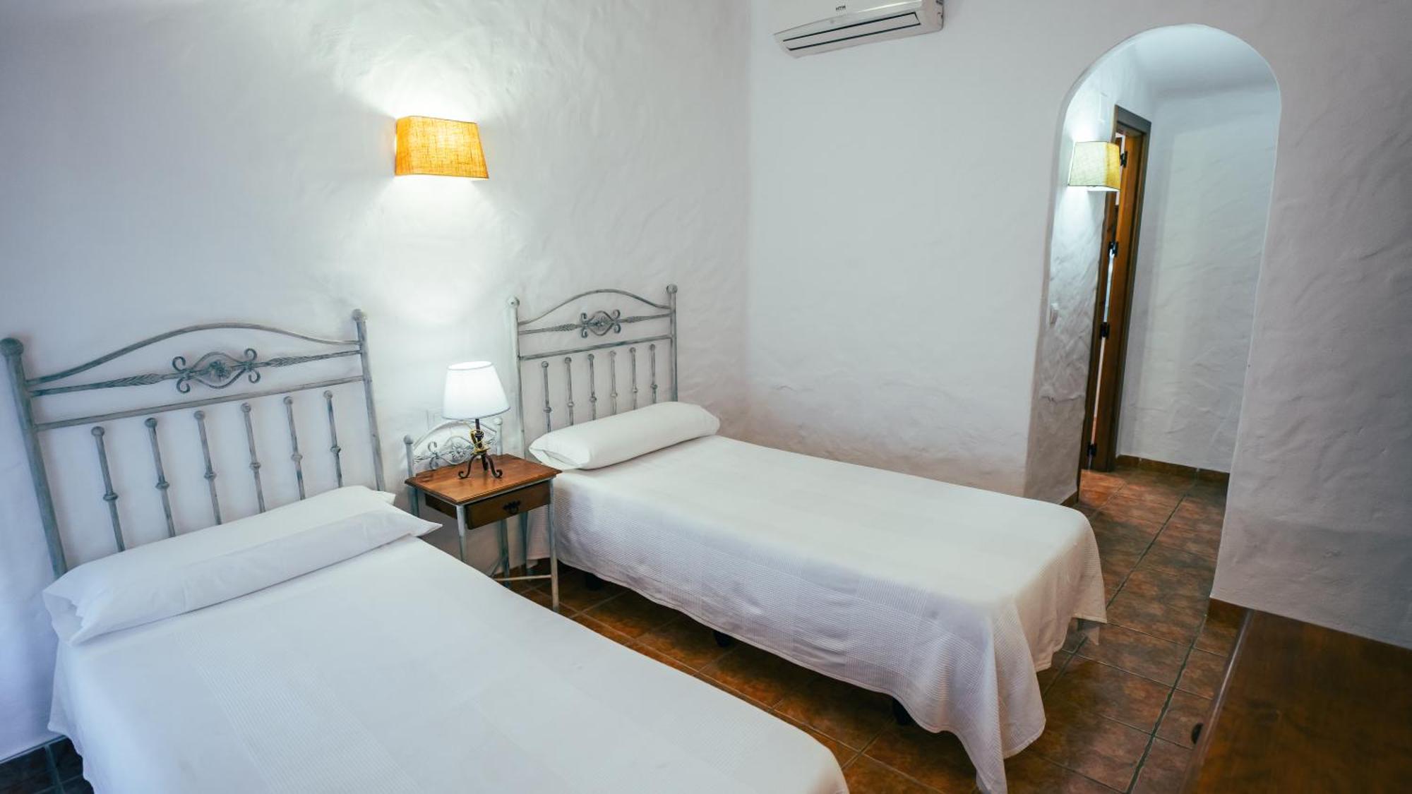 Villa Araucaria By Fontanilla Del Mar Holidays Rentals 加的斯 外观 照片